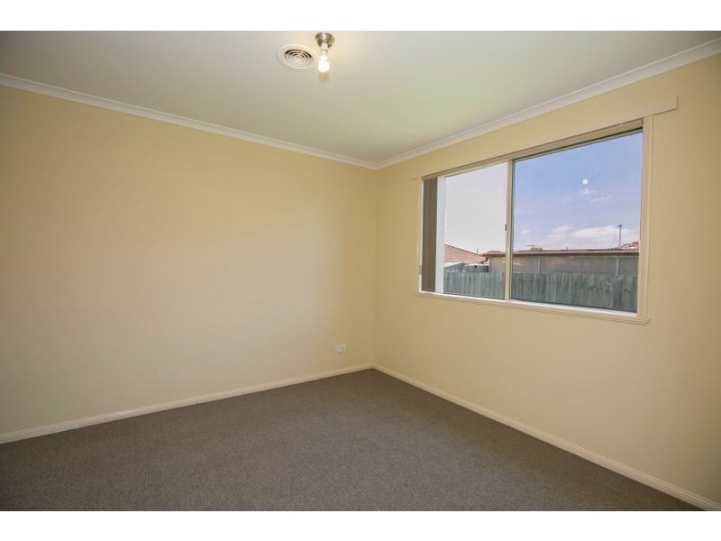 6 Montrose Way, Cranbourne West VIC 3977