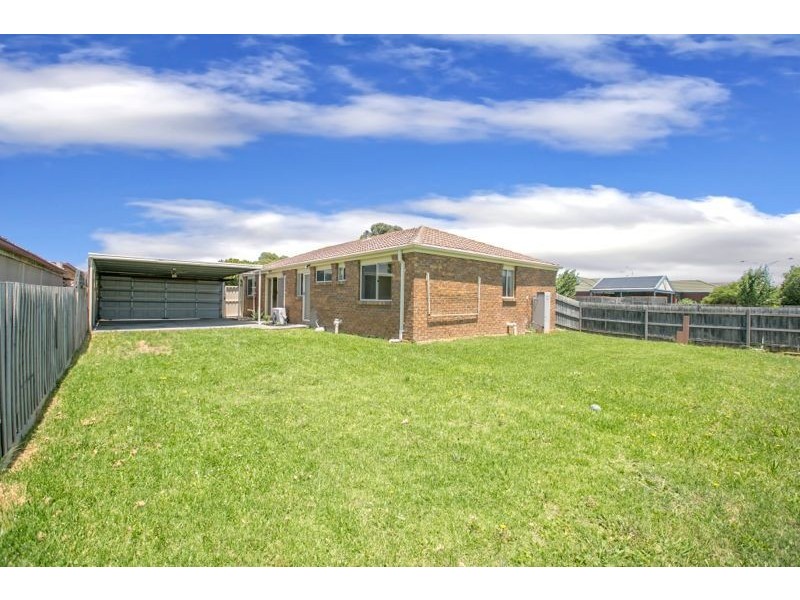 6 Montrose Way, Cranbourne West VIC 3977