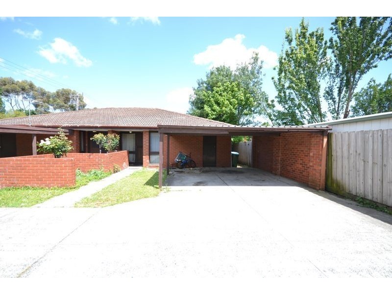 2/1 Gordon Street, Cranbourne VIC 3977