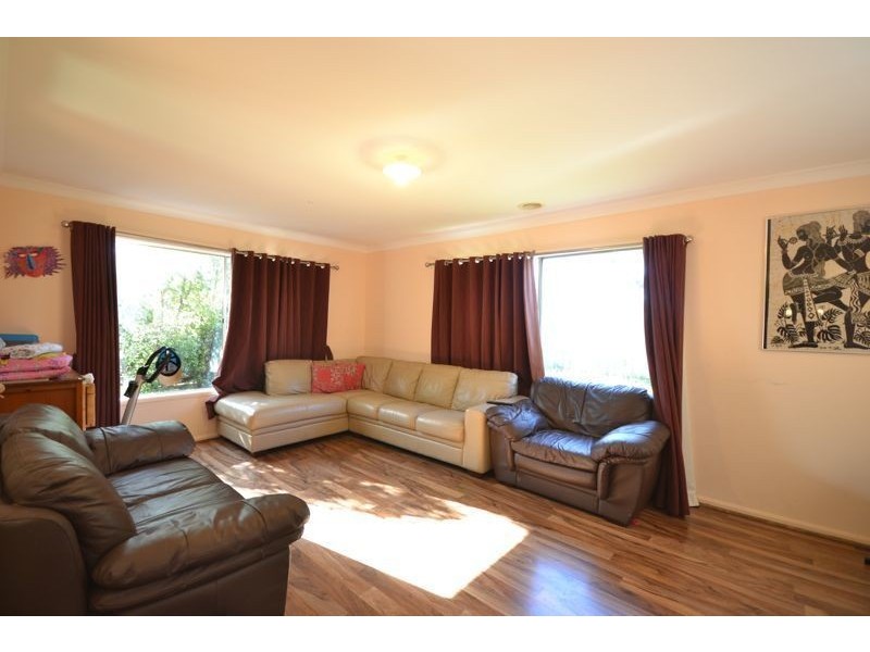 6 Forest Oak Court, Cranbourne VIC 3977