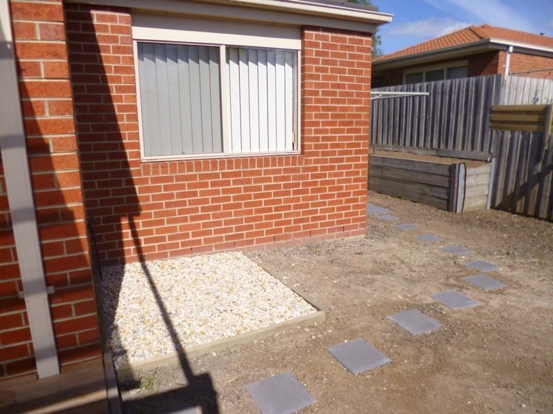 4/133 Bemersyde Drive, Berwick VIC 3806