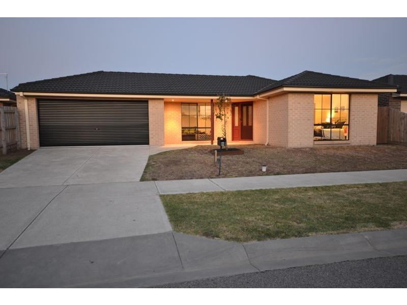 8 Barnes Way, Koo Wee Rup VIC 3981