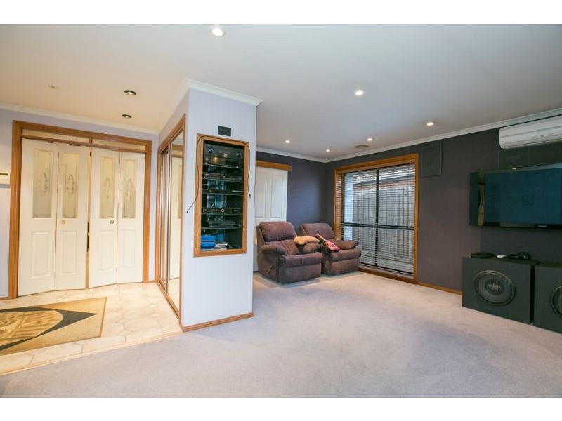 13 Waverley Park Drive, Cranbourne North VIC 3977