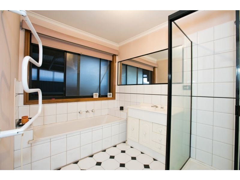 13 Waverley Park Drive, Cranbourne North VIC 3977