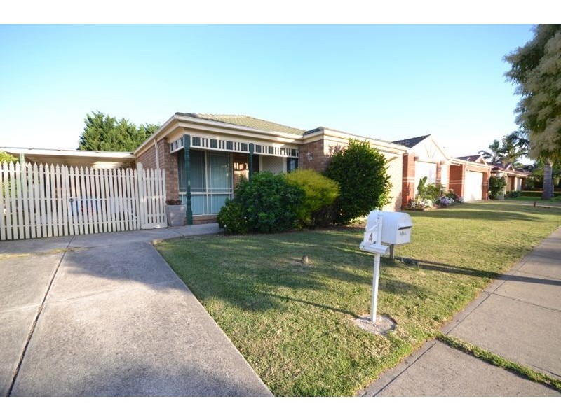 4 Hazelmere Avenue, Cranbourne West VIC 3977
