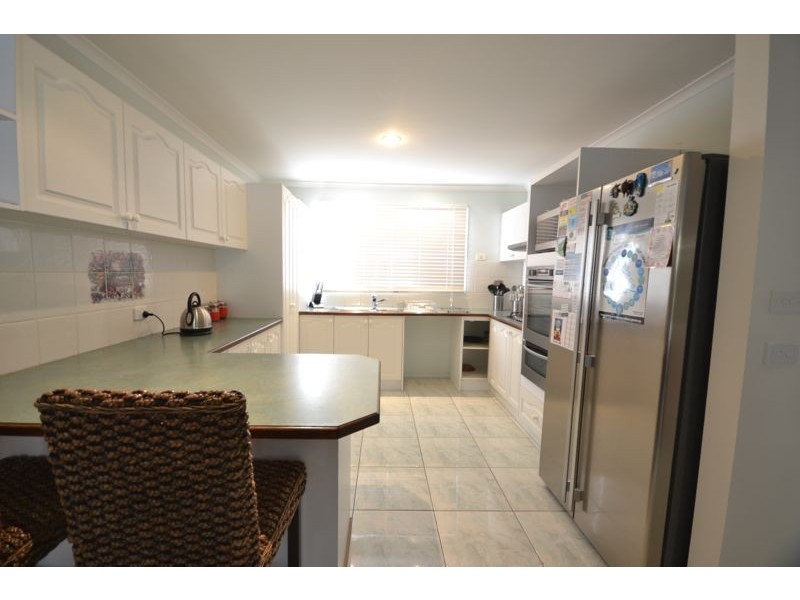 4 Hazelmere Avenue, Cranbourne West VIC 3977