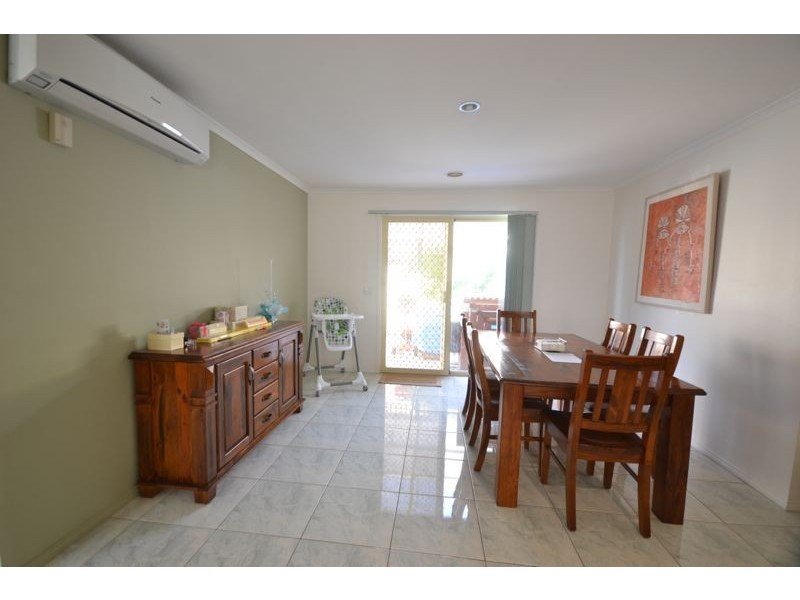 4 Hazelmere Avenue, Cranbourne West VIC 3977