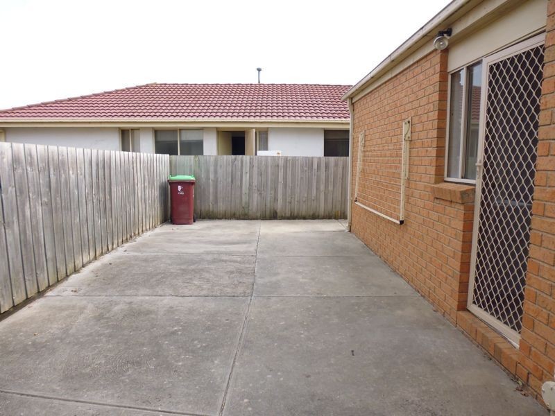 54 Cornwell Crescent, Cranbourne East VIC 3977
