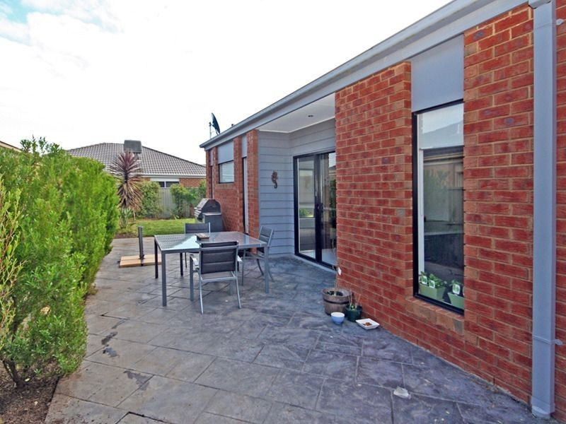 3 Archers Field Drive, Cranbourne East VIC 3977