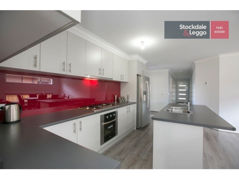 31 Barwon Street, Cranbourne East VIC 3977