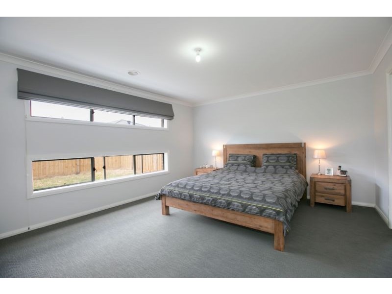 31 Barwon Street, Cranbourne East VIC 3977
