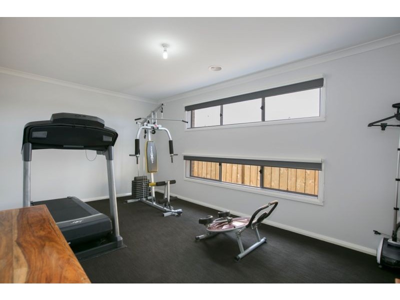 31 Barwon Street, Cranbourne East VIC 3977