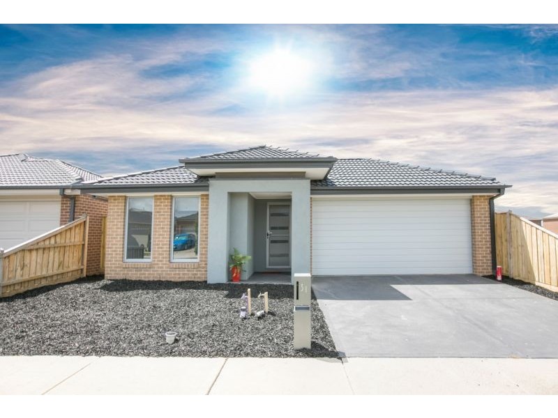 31 Barwon Street, Cranbourne East VIC 3977