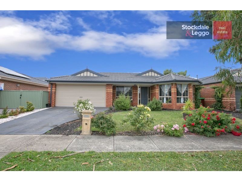 3 Houndsforth Street, Cranbourne East VIC 3977