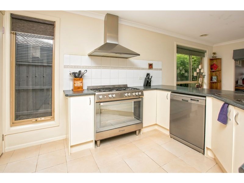 3 Houndsforth Street, Cranbourne East VIC 3977