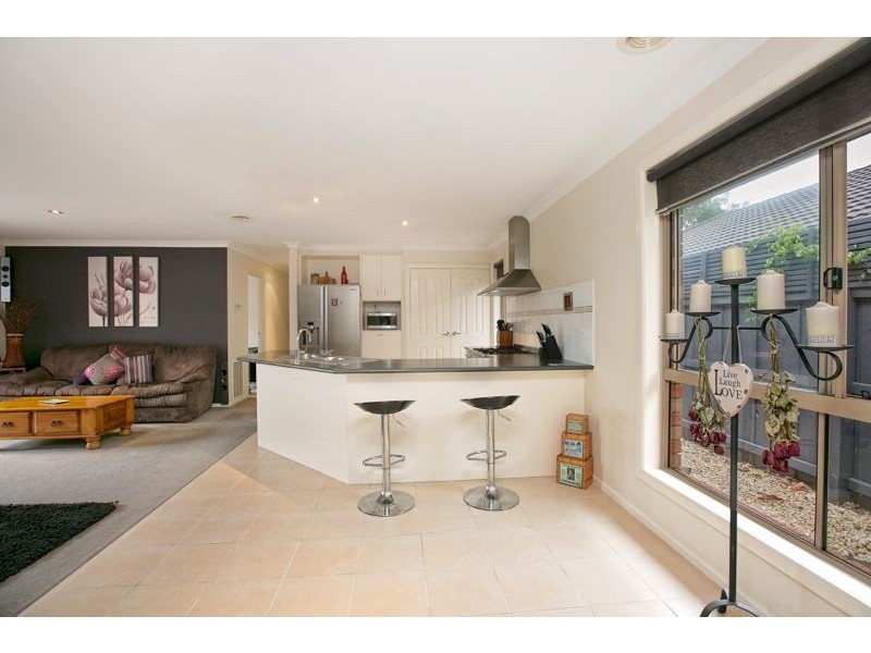 3 Houndsforth Street, Cranbourne East VIC 3977
