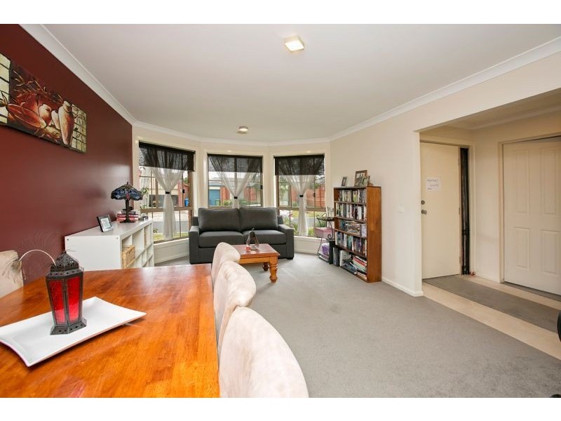 3 Houndsforth Street, Cranbourne East VIC 3977