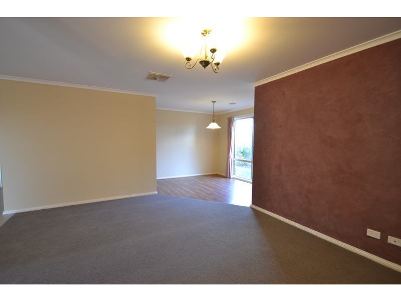 6  Fiscus Court, Cranbourne VIC 3977