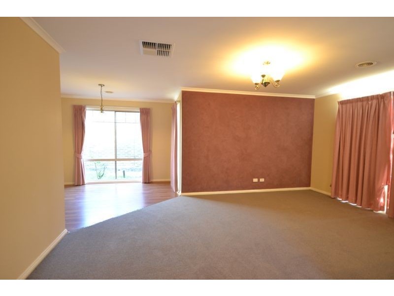 6  Fiscus Court, Cranbourne VIC 3977