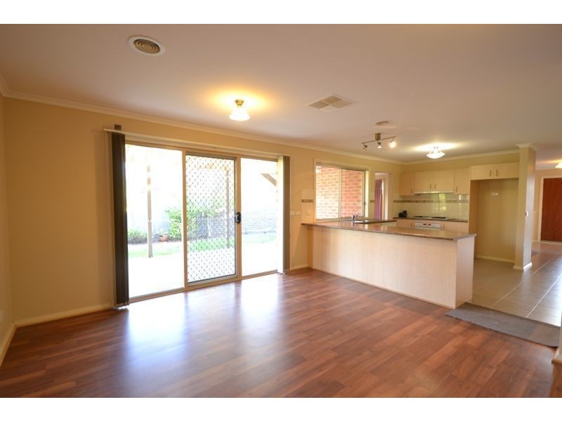 6  Fiscus Court, Cranbourne VIC 3977