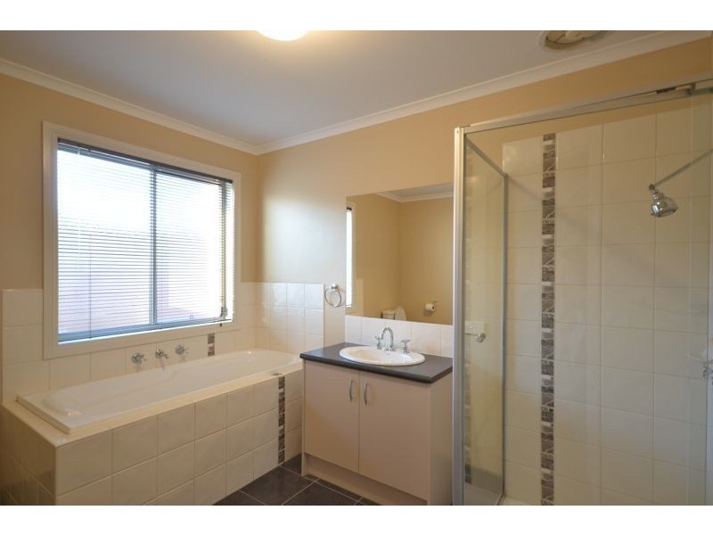 6  Fiscus Court, Cranbourne VIC 3977