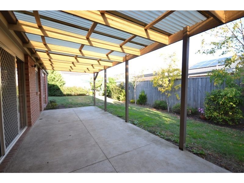 6  Fiscus Court, Cranbourne VIC 3977