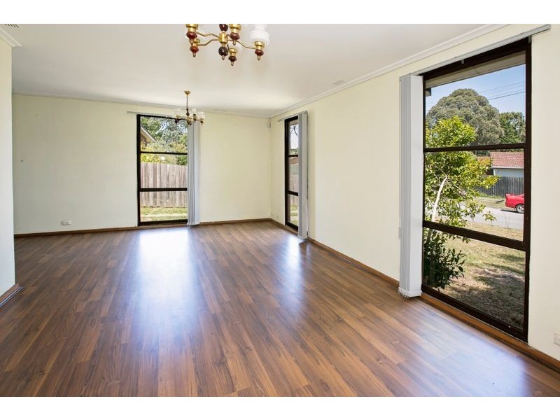 28 Valerie Drive, Cranbourne VIC 3977