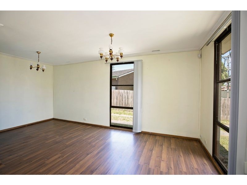 28 Valerie Drive, Cranbourne VIC 3977