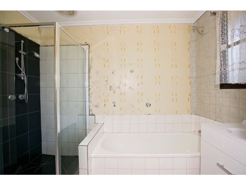 28 Valerie Drive, Cranbourne VIC 3977