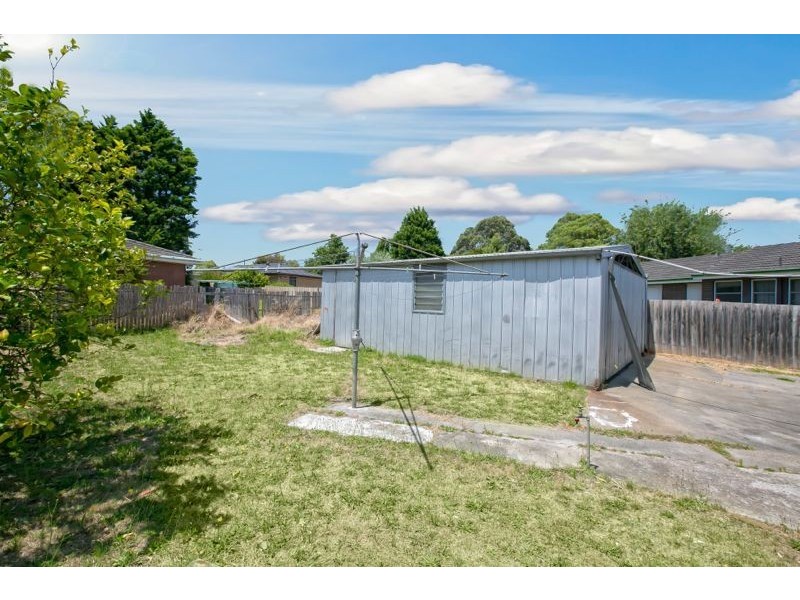 28 Valerie Drive, Cranbourne VIC 3977