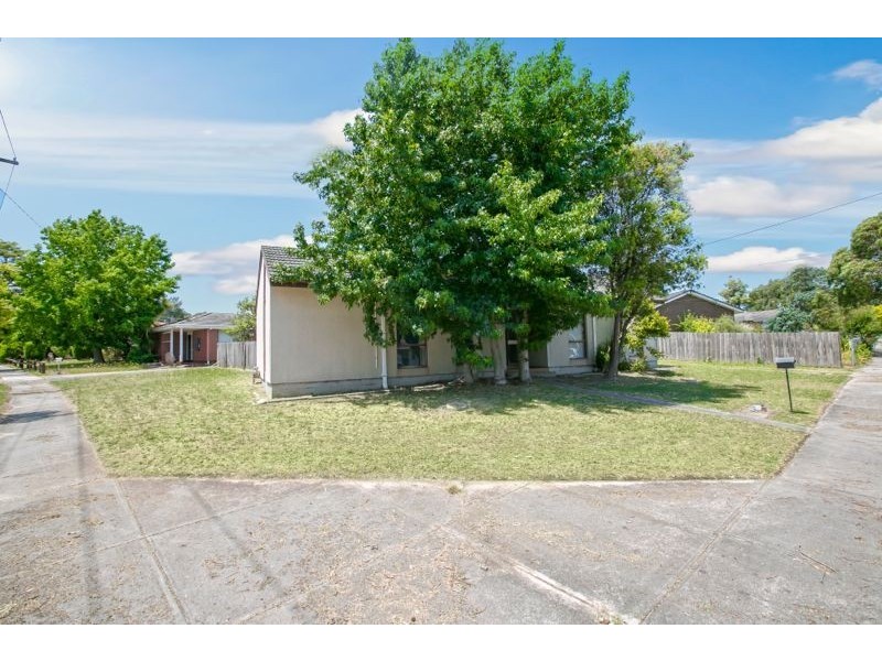 28 Valerie Drive, Cranbourne VIC 3977