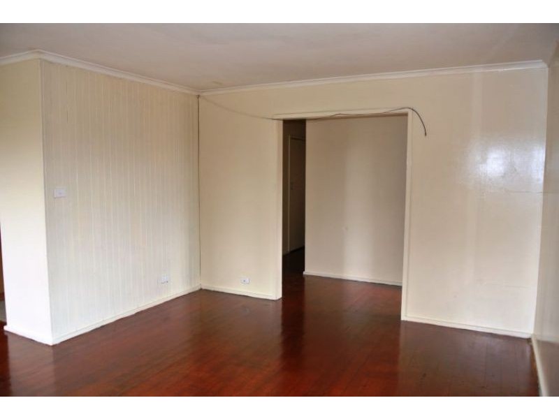 10 Fairbairn Road, Cranbourne VIC 3977