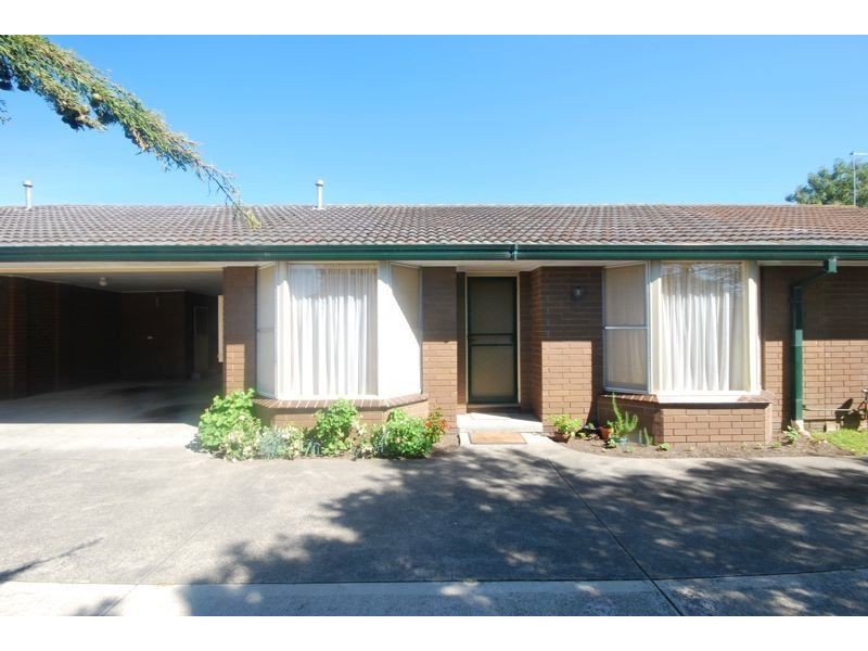 2/16 Stawell Street, Cranbourne VIC 3977