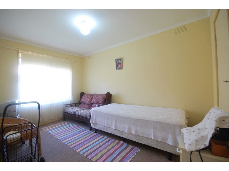 2/16 Stawell Street, Cranbourne VIC 3977