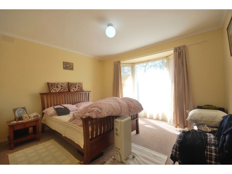 2/16 Stawell Street, Cranbourne VIC 3977