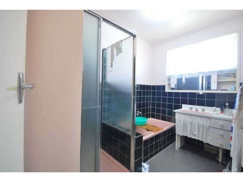 2/16 Stawell Street, Cranbourne VIC 3977