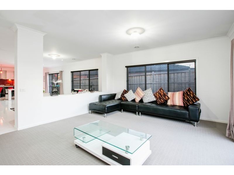 24 Merritt Avenue, Cranbourne West VIC 3977
