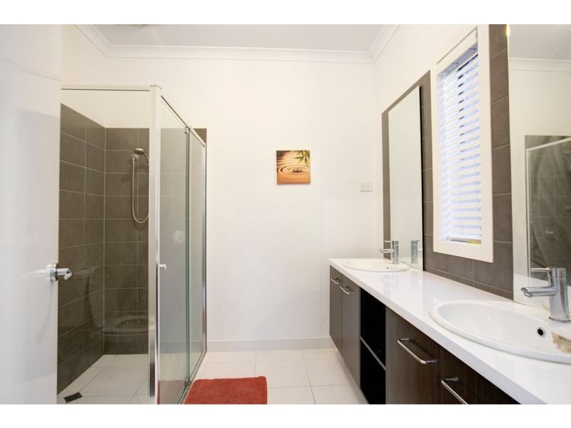 24 Merritt Avenue, Cranbourne West VIC 3977