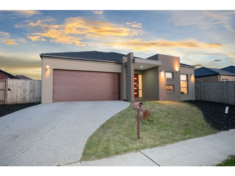 24 Merritt Avenue, Cranbourne West VIC 3977