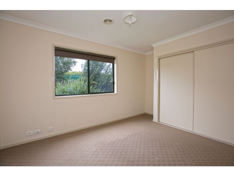 21 Dunferline Crescent, Cranbourne VIC 3977
