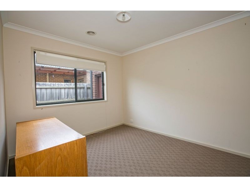 21 Dunferline Crescent, Cranbourne VIC 3977