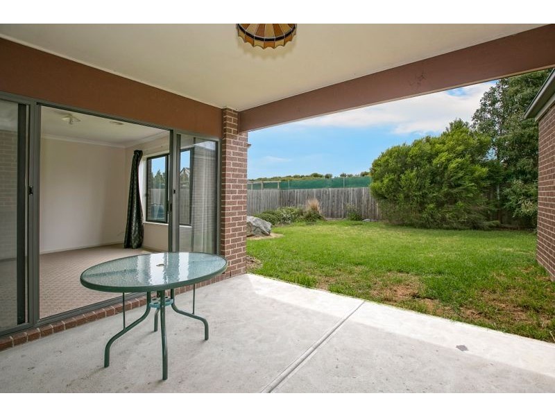 21 Dunferline Crescent, Cranbourne VIC 3977