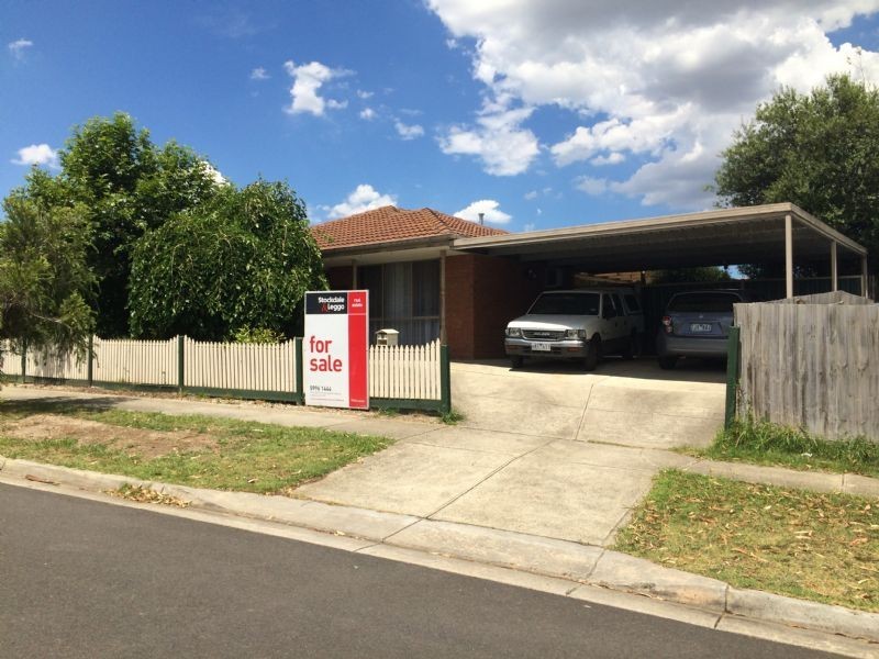 4 Sharyn Street, Cranbourne West VIC 3977