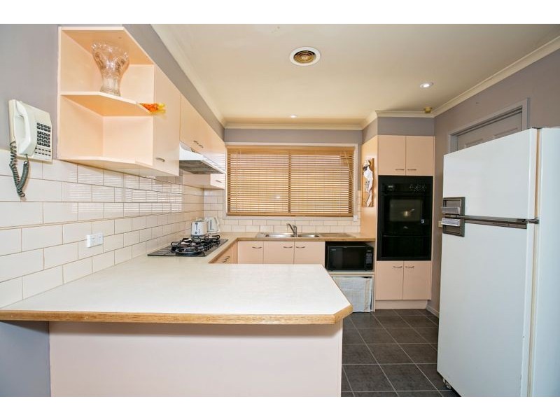 22 Broome Crescent, Cranbourne North VIC 3977
