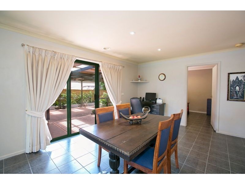 22 Broome Crescent, Cranbourne North VIC 3977