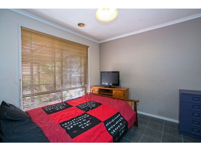22 Broome Crescent, Cranbourne North VIC 3977
