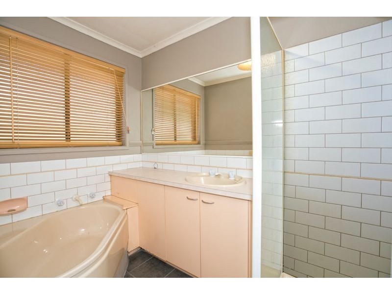 22 Broome Crescent, Cranbourne North VIC 3977