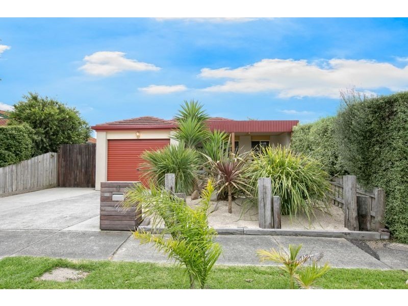 4 Millbank Place, Cranbourne VIC 3977
