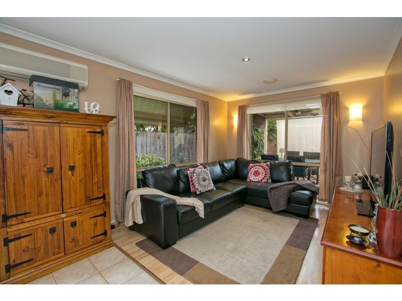 18 Bellarine Drive, Cranbourne VIC 3977