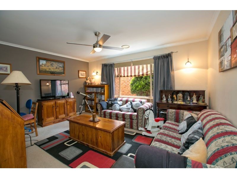 18 Bellarine Drive, Cranbourne VIC 3977